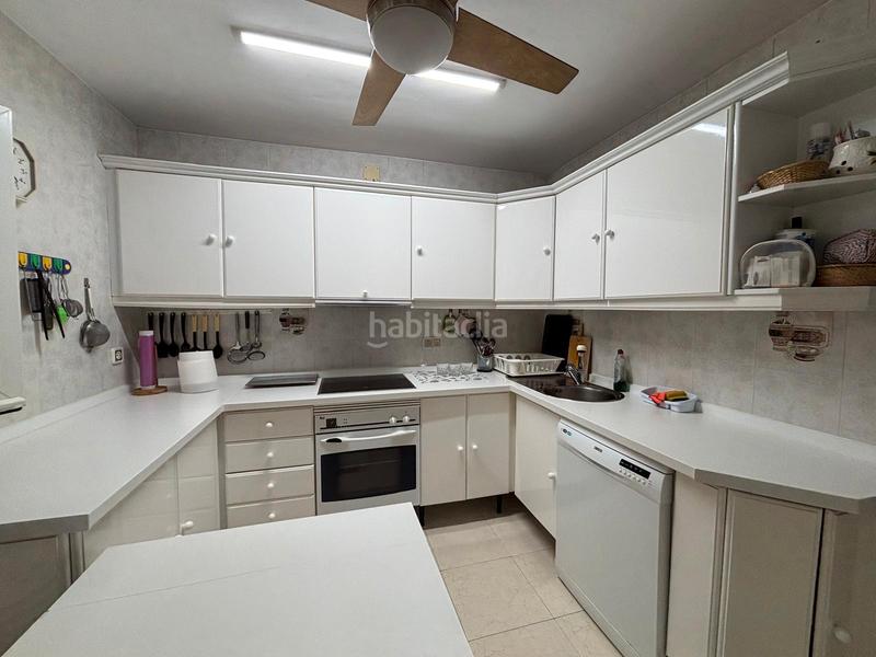 Foto 2d3b3ebd-f7c8-46b0-85da-a633ded4cdd1. Chalet con piscina in Puerto Marina Benalmádena