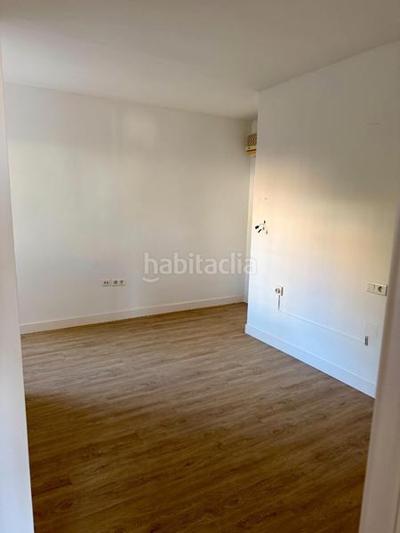 Foto f94b6883-4c8c-4191-a17b-2fd2d76311f8. Apartament amb piscina a Torremuelle Benalmádena