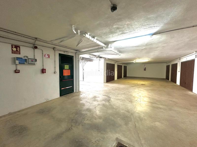 Foto c2bcb0bc-b56c-4656-9c15-142cfe03dbad. Aparcament cotxe a Parque de la Paloma Benalmádena