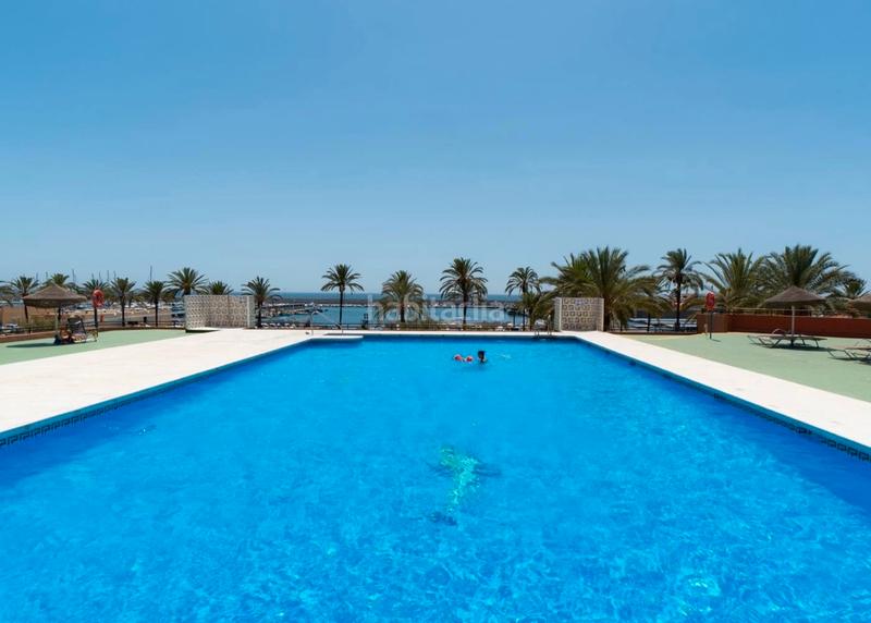 Foto bfed74ae-9e81-4478-a4b9-9954ff1cd015. Estudi amb piscina a Puerto Deportivo Fuengirola