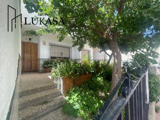 Casa a Guadix. Amplio y soleado dúplex situado en exfiliana.