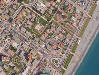 Terreny residencial a El Puerto - La Romanilla. Quiere vivir a 30 metros del mar??...llamenos y le ayudamos a co