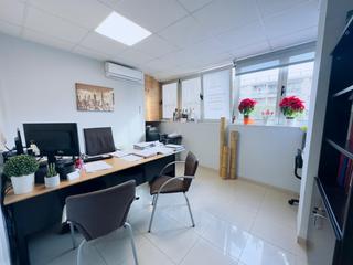 Miete Büro in Roquetas pueblo. Se alquila oficina en avenida de roquetas de mar