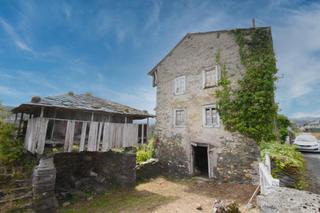 Maison à Valdés. Casa para reformar con finca en el chano