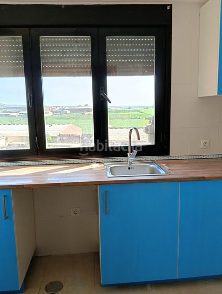 Foto af132112-39de-4aff-a4b1-6095728bc2e2. Àtic amb calefacció aparcament a Magán