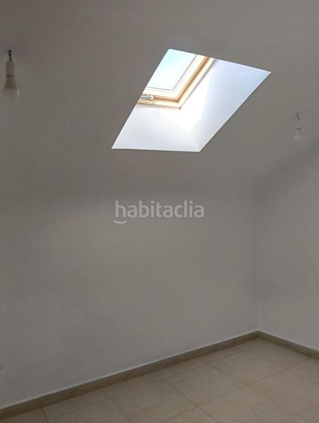 Foto d50a8e48-a9c1-496f-8f11-3daba087ca57. Àtic amb calefacció aparcament a Magán