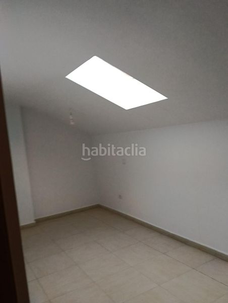 Foto f133477c-f2c5-40cf-98aa-c324e19b5695. Àtic amb calefacció aparcament a Magán