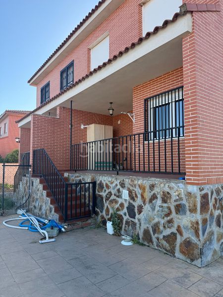 Foto 27dee8df-f0fd-4f09-bc19-044f724e9944. Casa aparellada amb calefacció aparcament piscina a Cedillo del Condado