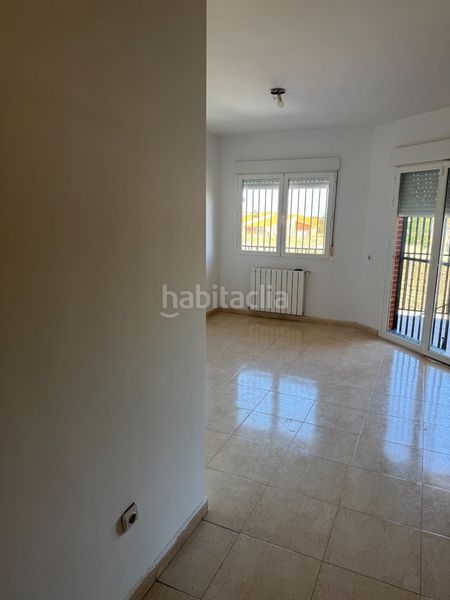 Foto 85b7a76a-4329-46ad-99c3-dd8695ea7b17. Casa aparellada amb calefacció aparcament piscina a Cedillo del Condado