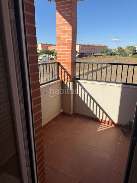 Foto e7425906-9ec6-45b5-9a93-b567d97a2400. Casa aparellada amb calefacció aparcament piscina a Cedillo del Condado