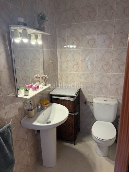 Foto 15baff11-3488-4042-bb16-598471936fd8. Casa adossada amb aparcament a Olías del Rey