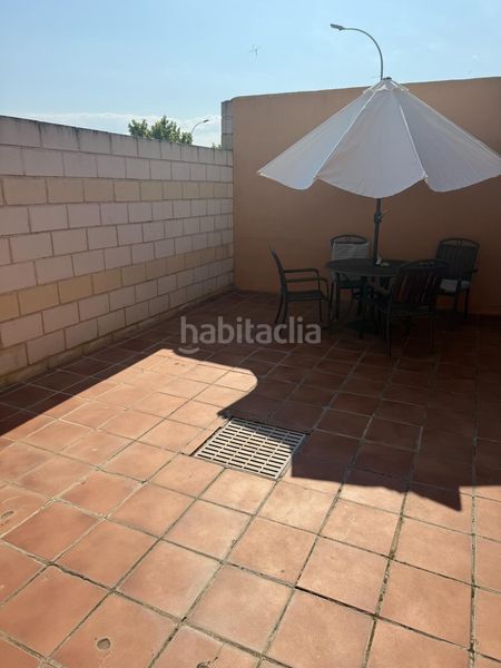 Foto dfe1af32-2e98-4a6d-bdd7-ae14634a07bd. Casa adossada amb aparcament a Olías del Rey