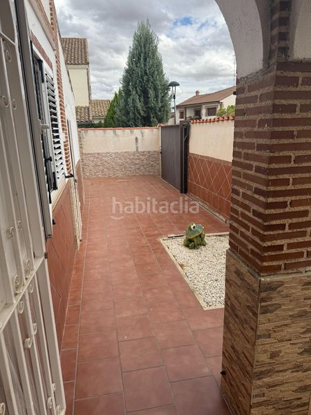 Foto cdc6d9b0-d5e5-4f46-aa15-8a5719487f9b. Casa pareada chalet localidad en Magán