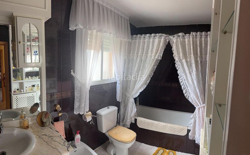 Foto df8b4452-1a7f-4079-aa4e-4f9ee277f83e. Casa pareada chalet localidad en Magán