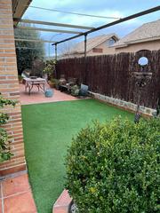 Maison jumelée à Olías del Rey. Chalet 1 calidad en urbanización italica olias del rey toledo