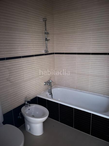 Foto e8ee13a3-49b5-4795-b32b-3521b93623c7. Pis amb calefacció aparcament a Alameda de la Sagra