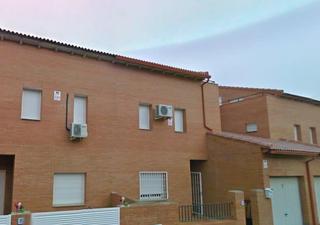 Maison jumelée à Chozas de Canales. Chalet adosado en chozas de canales