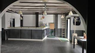 Local commercial à Yuncler. Local con licencia para explotación de barcafeteríarestaurante