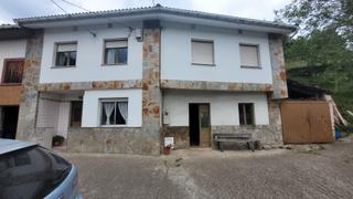 Xalet a Camín de llamasanti 30. Casa y finca, a 10 minutos de siero, posibilidades, 4 dormitorio