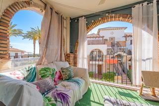 Apartament  Ronda del generalife. Primero con terraza y piscina comunitaria