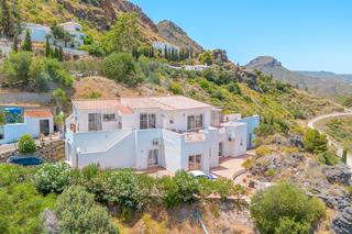 Chalet  Paraje la pilica. Villa tranquila de 3/4 dormitorios con vistas panormicas en sie