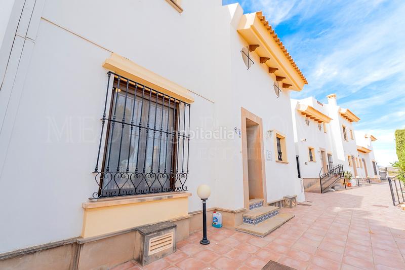 Foto 4f73d014-99eb-4941-bfc0-10c066d89a0c. Casa pareada una villa pareada con piscina comunitaria en Vera