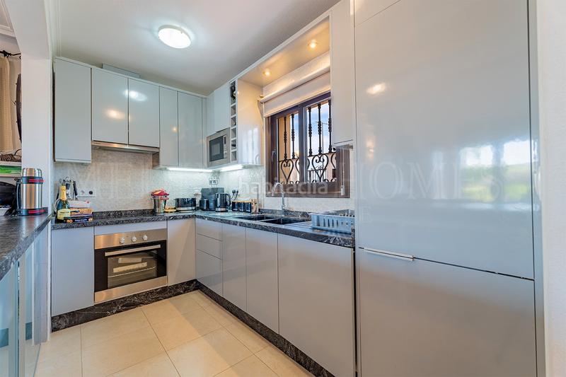Foto c6ce93fc-f7c1-4ade-a856-6b43d9c1d6bb. Casa pareada una villa pareada con piscina comunitaria en Vera