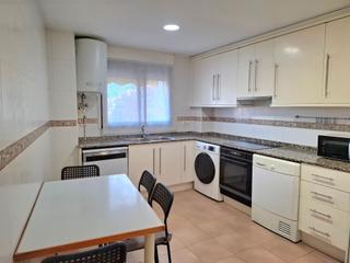 Flat in Piscinas. Piso a la venta en zona piscinas