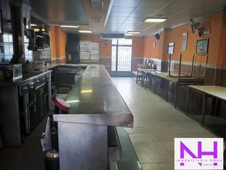Local Comercial a Avenida Alemania-Italia. Bar con vivienda en parte superior