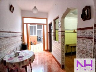 House in Centro. Casa céntrica  burriana 139.000  mercado central