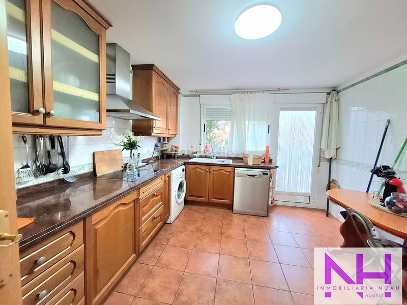 Foto df6b1420-0a74-4bed-b564-26c8047c4026. Xalet amb piscina a Playa Burriana