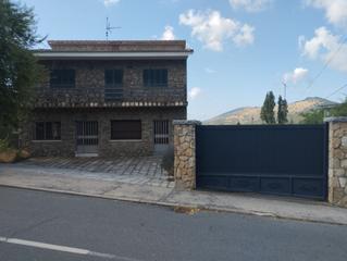 Xalet a Camino santa maría 12. Chalet dividido en dos viviendas