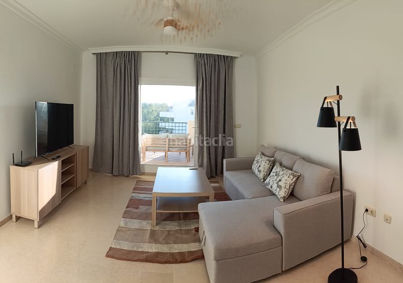 Foto e892dd2f-6c98-42ba-a9ff-3fc40bc50096. Rent apartment with heating parking pool in Elviria Marbella
