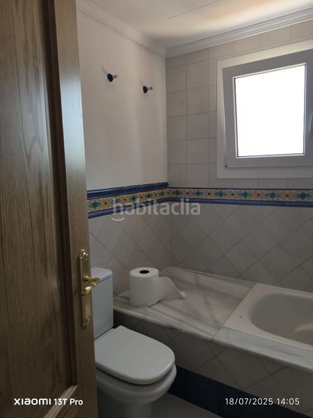 Foto b67aeea0-edd4-4d52-97c4-b6c6fb957607. Xalet amb xemeneia calefacció aparcament piscina a Marbella