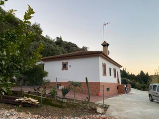Finca rústica  Camino reinoso. Terreno con 2 viviendas