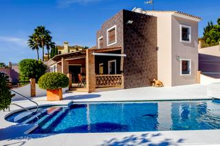 Finca rústica  Avenida de los reales. Villa con fantásticas vistas a 2 minutos de estepona