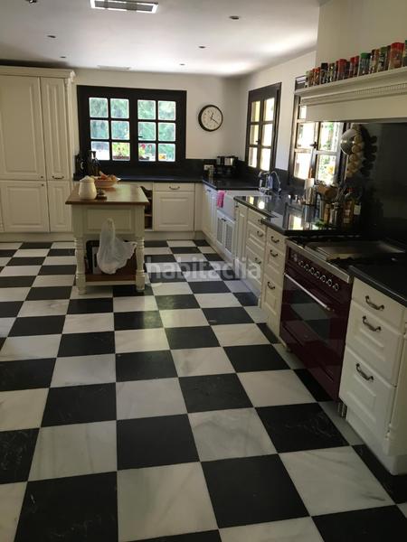 Foto 5481ce56-fc1e-4c39-92fe-735c6c2fe658. Finca rústica a Paraiso - Barronal Estepona