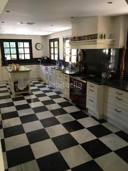 Foto 82f2538b-4c67-487b-825f-a3b8c9f64bae. Finca rústica a Paraiso - Barronal Estepona