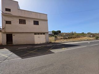 Casa a Llano del Moro. Gran oportunidad  casa con terreno urbano de 3.651m2 en la esper