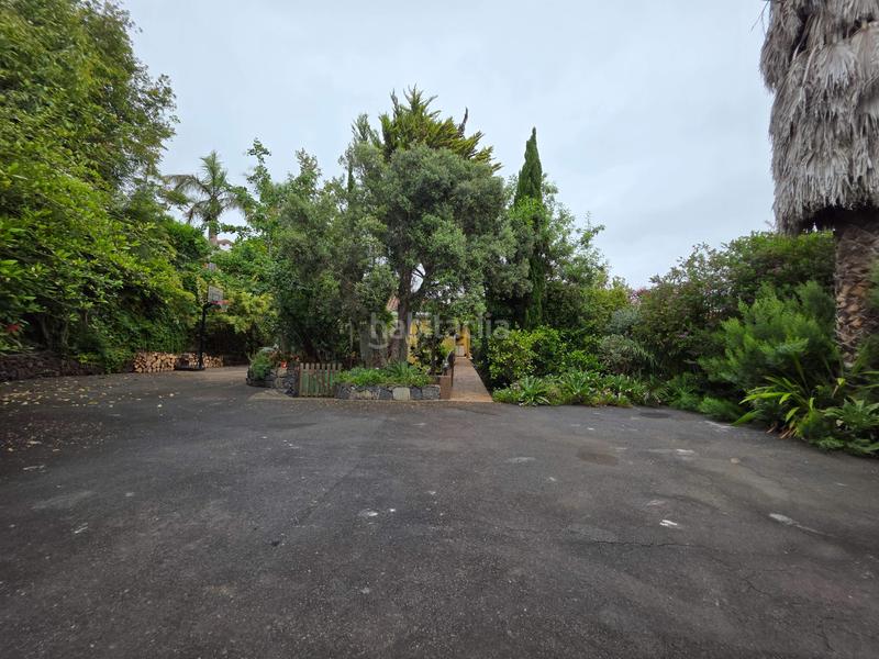 Foto a7c80eab-a652-421d-8a5d-e59d1393b42b. Chalet en venta precioso chalet con jardín soñado en la orotava en Orotava (La)