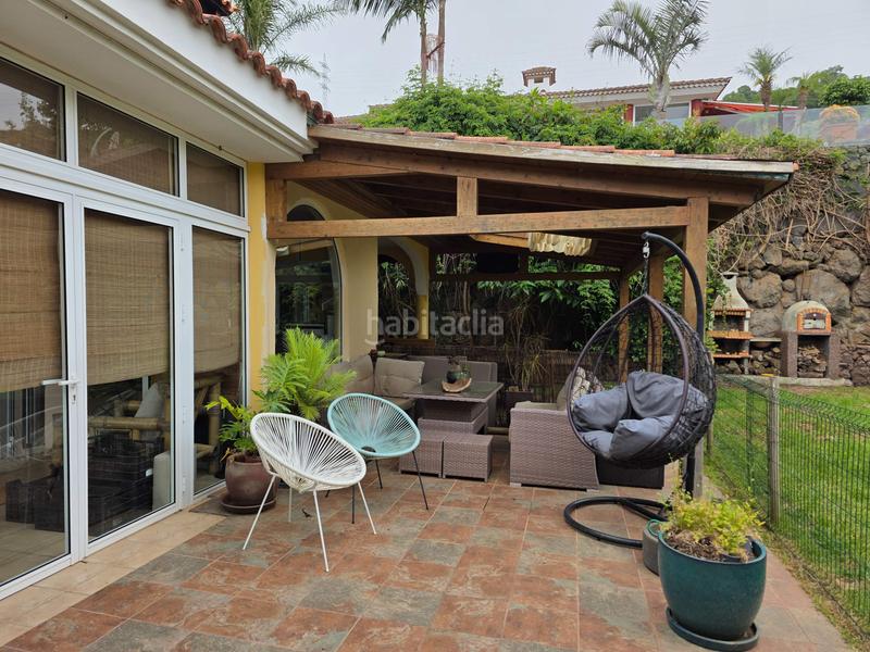Foto d4b1a302-ea97-4eb8-894a-f8e78678dc4f. Chalet en venta precioso chalet con jardín soñado en la orotava en Orotava (La)