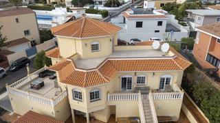 Xalet a Araya. Exclusivo chalet en venta en candelaria  lujo, espacio y confort
