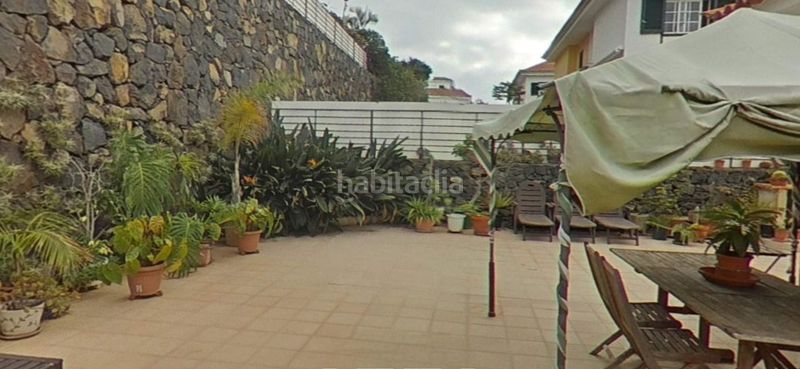 Foto 3e0be146-6e82-4d95-938d-31bdfeedb4f0. Casa aparellada amb aparcament a Cuesta de la Villa Santa Úrsula