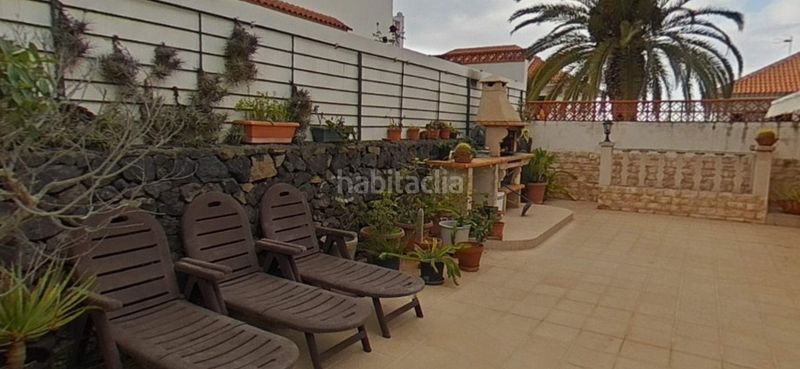 Foto b4d89cbb-24ef-4d93-a7f2-492bd9d02baa. Casa aparellada amb aparcament a Cuesta de la Villa Santa Úrsula