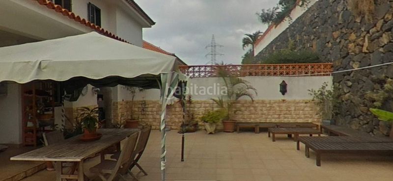 Foto decb072b-fd3e-4e4e-a4ca-14114ceefefb. Casa aparellada amb aparcament a Cuesta de la Villa Santa Úrsula