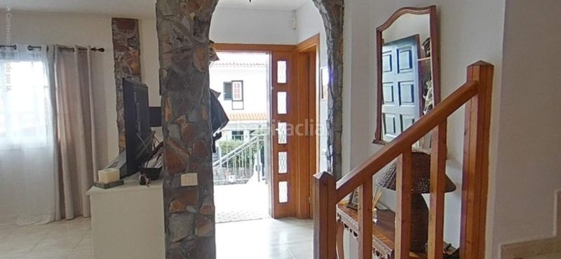 Foto ea19c108-47a5-49e5-8c3e-ed6400f942ff. Casa aparellada amb aparcament a Cuesta de la Villa Santa Úrsula