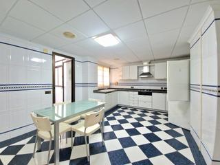 Piso en Carrer d'asensi 16