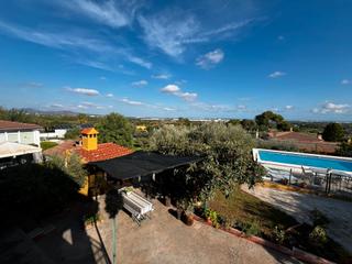 Casa  Urbanització sitjar baix 123. Casa independiente con piscina, terraza y huerto en urbanización