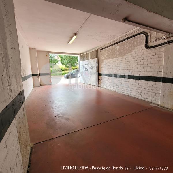 Foto 78d5296a-61a2-46f5-a48d-93a23bfbaec9. Parking coche en Pardinyes Lleida