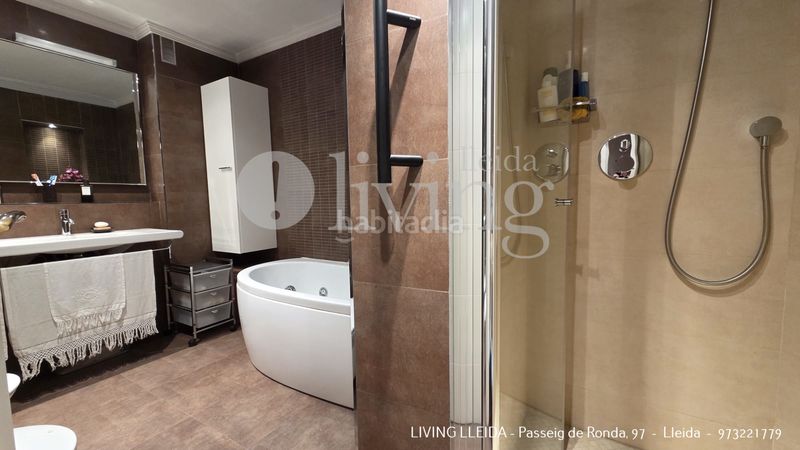 Foto d3715e2f-29fd-4ef0-bb86-b6e586c04f49. Pis amb xemeneia calefacció aparcament a Centre Històric Lleida